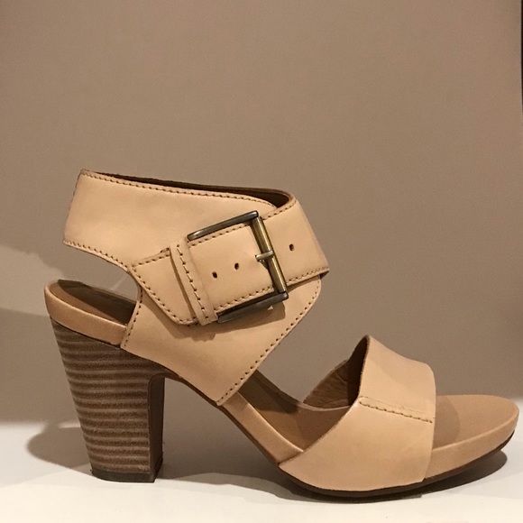 Clarks Shoes - Clarks leather heels